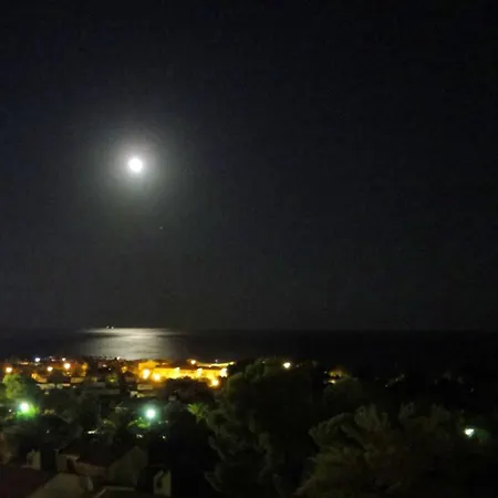 펜션 2 Bedrooms House At Costa Rei 300 M Away From The Beach With Sea View And Terrace 무라베라